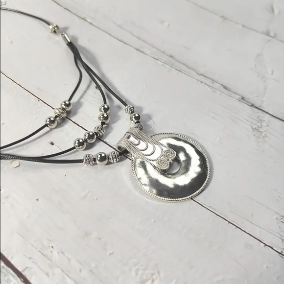 NEW! Beautiful Boho Silver Tiered Pendant Necklace. - Picture 3 of 4